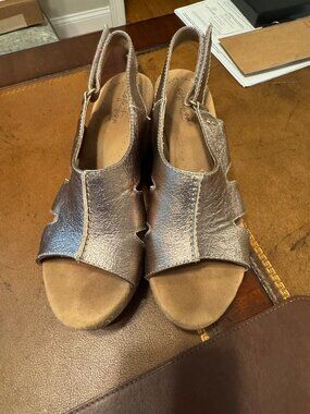 Clark Gold Wedges